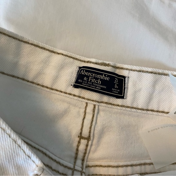 Abercrombie and Fitch white jeans - Picture 2 of 5